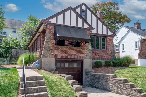 3327 Glenhurst Pl, Cincinnati, OH 45209