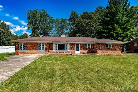 1880 Karen Dr, Batavia, OH 45103