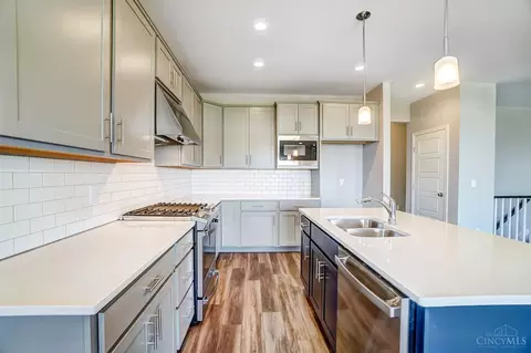 Kitchen - 902 Morgan Dr, Monroe, OH 45050 photo 3 of 6
