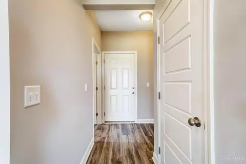 Entry Way - 902 Morgan Dr, Monroe, OH 45050 photo 6 of 9