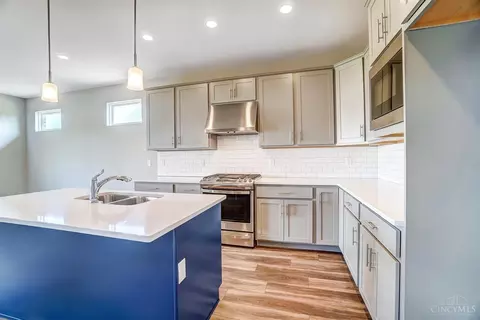 Kitchen - 902 Morgan Dr, Monroe, OH 45050 photo 2 of 6