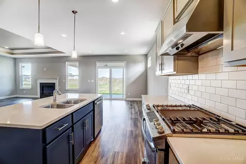 Kitchen - 902 Morgan Dr, Monroe, OH 45050 photo 4 of 6