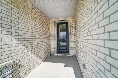 Entry Way - 902 Morgan Dr, Monroe, OH 45050 photo 1 of 9