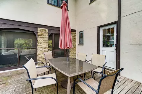 Exterior - 3936 Ledgewood Dr, Cincinnati, OH 45229 photo 6 of 9
