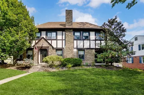 3936 Ledgewood Dr, Cincinnati, OH 45229