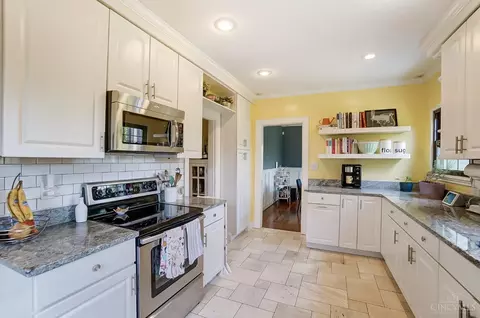 Kitchen - 3936 Ledgewood Dr, Cincinnati, OH 45229 photo 2 of 5