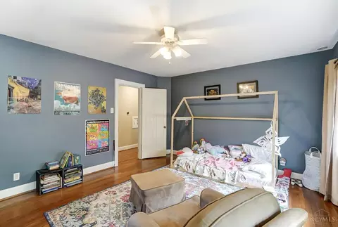 Bedroom - 3936 Ledgewood Dr, Cincinnati, OH 45229 photo 6 of 6