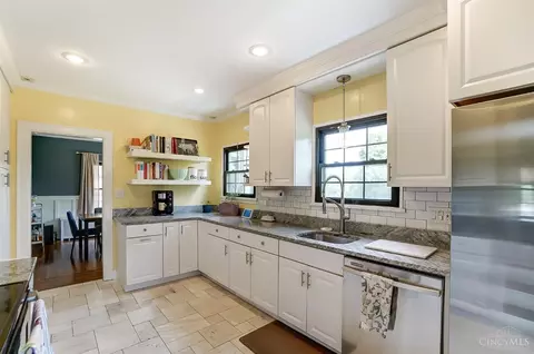 Kitchen - 3936 Ledgewood Dr, Cincinnati, OH 45229 photo 1 of 5