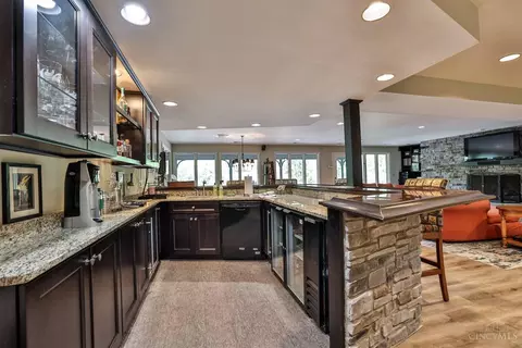Kitchen - 3 Green Meadow Ln, Cincinnati, OH 45242 photo 5 of 6