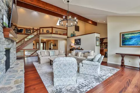 Living - 3 Green Meadow Ln, Cincinnati, OH 45242 photo 6 of 10