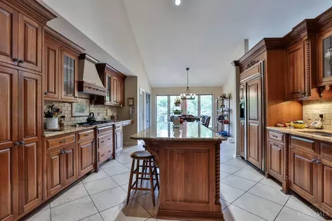 Kitchen - 3 Green Meadow Ln, Cincinnati, OH 45242 photo 1 of 6