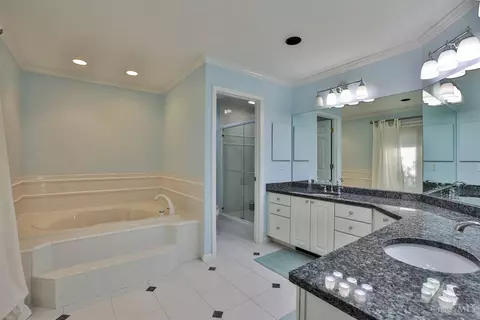 Bath - 3 Green Meadow Ln, Cincinnati, OH 45242 photo 5 of 9