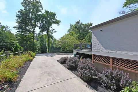 Exterior - 3733 Broadview Dr, Cincinnati, OH 45208 photo 7 of 9