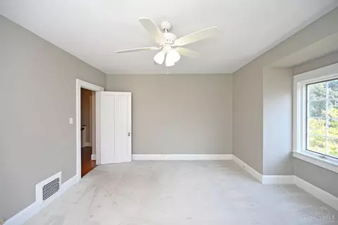 Bedroom - 3733 Broadview Dr, Cincinnati, OH 45208 photo 5 of 7