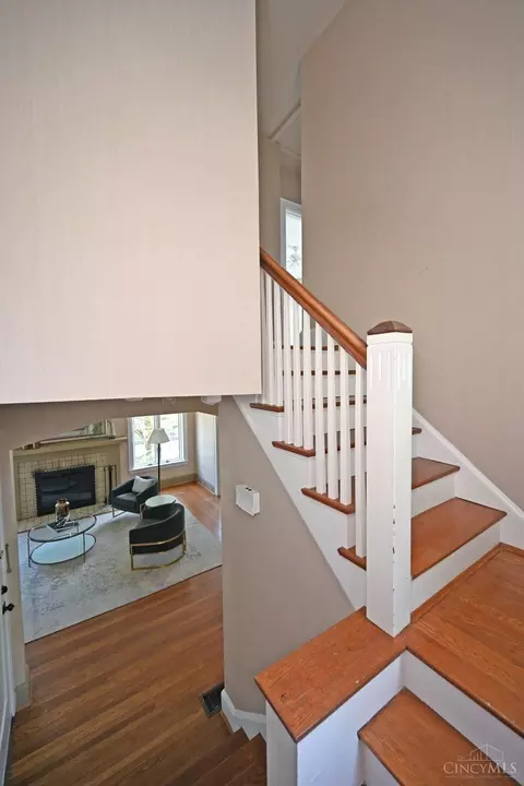 Entry Way - 3733 Broadview Dr, Cincinnati, OH 45208 photo 2 of 2