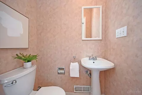 Bath - 3733 Broadview Dr, Cincinnati, OH 45208 photo 1 of 4