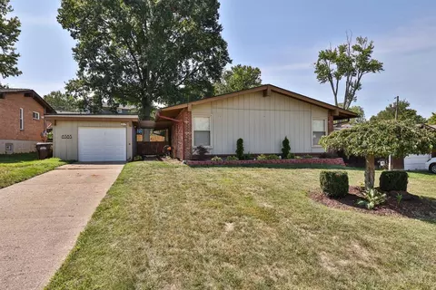 8383 Northport Dr, Cincinnati, OH 45255