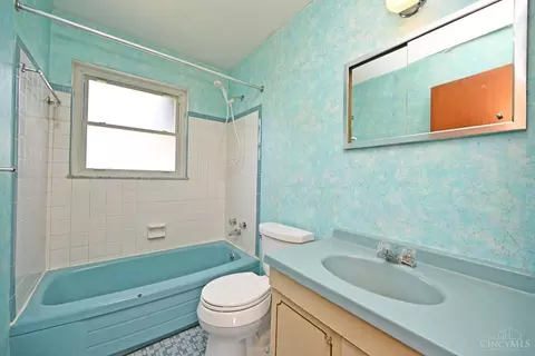 2484 Garrison Dr, Colerain Twp, OH 45321 photo 16