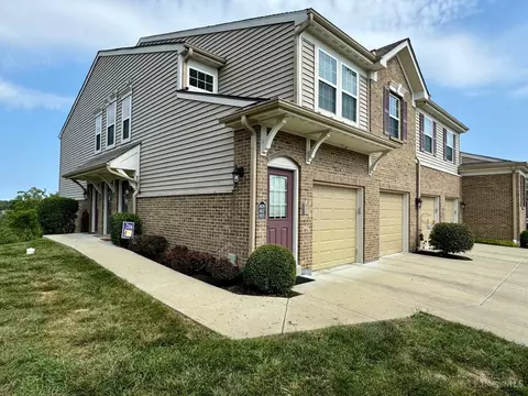 8015 Oakbridge Way, Cincinnati, OH 45248
