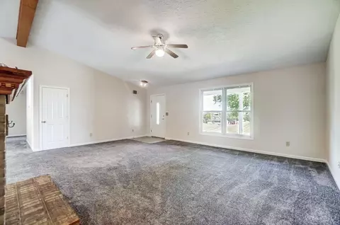 Living - 6510 Brooks Rd, Harrison, OH 45030 photo 2 of 4