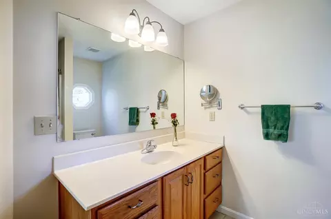 Bath - 6510 Brooks Rd, Harrison, OH 45030 photo 2 of 4