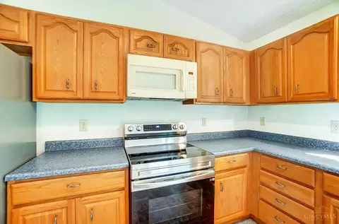 Kitchen - 6510 Brooks Rd, Harrison, OH 45030 photo 6 of 6