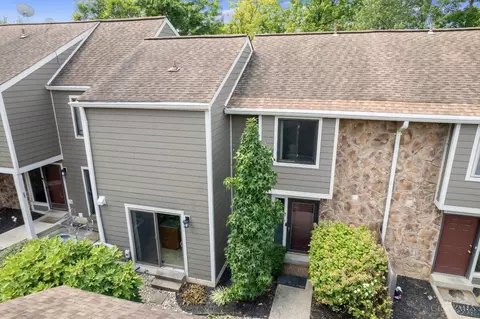 9955 Timbers Dr, Blue Ash, OH 45242