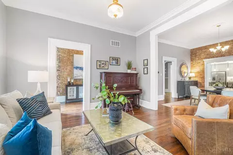 Living - 2017 Elm St, Cincinnati, OH 45202 photo 3 of 5