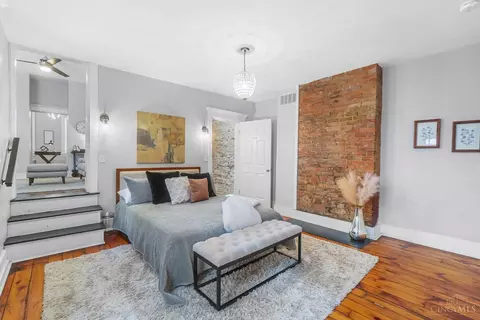 Bedroom - 2017 Elm St, Cincinnati, OH 45202 photo 1 of 8