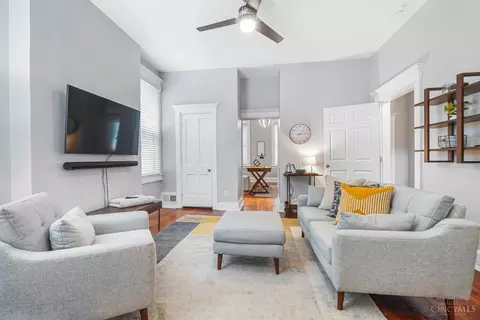Living - 2017 Elm St, Cincinnati, OH 45202 photo 4 of 5