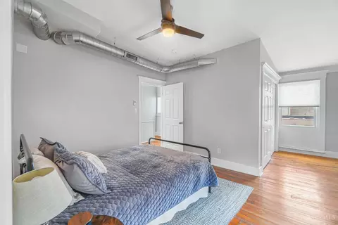 Bedroom - 2017 Elm St, Cincinnati, OH 45202 photo 5 of 8