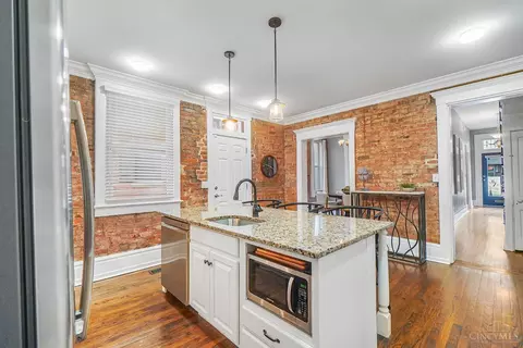Kitchen - 2017 Elm St, Cincinnati, OH 45202 photo 2 of 4