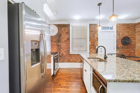 Kitchen - 2017 Elm St, Cincinnati, OH 45202 photo 3 of 4