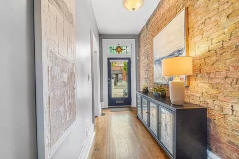 Entry Way - 2017 Elm St, Cincinnati, OH 45202 photo 1 of 9