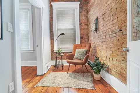 Entry Way - 2017 Elm St, Cincinnati, OH 45202 photo 7 of 9