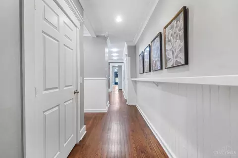 Entry Way - 2017 Elm St, Cincinnati, OH 45202 photo 6 of 9