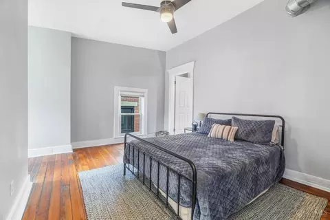 Bedroom - 2017 Elm St, Cincinnati, OH 45202 photo 4 of 8