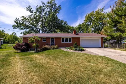 3909 Sterling Dr, Franklin, OH 45005
