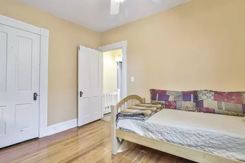 Bedroom - 529 Riddle Rd, Cincinnati, OH 45220 photo 4 of 4