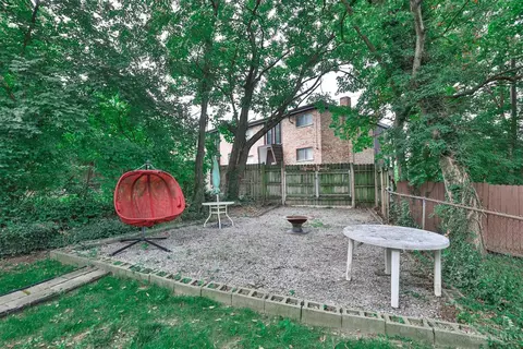 Exterior - 529 Riddle Rd, Cincinnati, OH 45220 photo 5 of 8