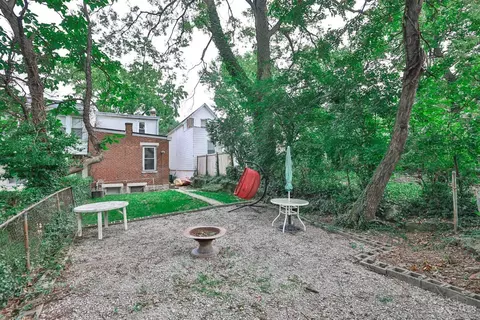 Exterior - 529 Riddle Rd, Cincinnati, OH 45220 photo 6 of 8