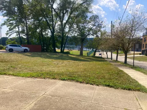 2929 Riverside Dr, Cincinnati, OH 45226 photo 2