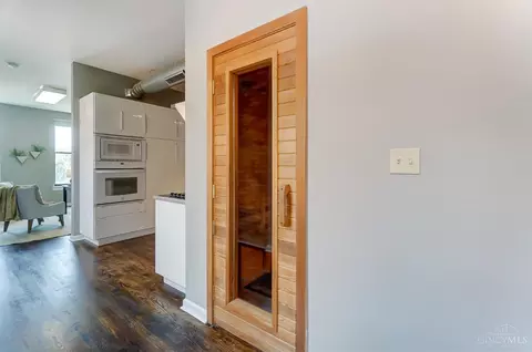 Entry Way - 1206 Main St, Cincinnati, OH 45202 photo 8 of 9
