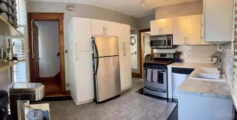 Kitchen - 6812 Plainfield Rd, Silverton, OH 45236 photo 2 of 2