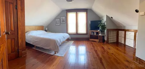 Bedroom - 6812 Plainfield Rd, Silverton, OH 45236 photo 3 of 4