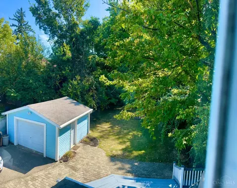 Exterior - 6812 Plainfield Rd, Silverton, OH 45236 photo 7 of 8