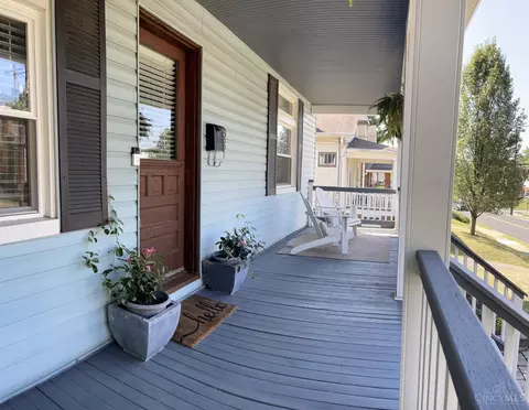 Exterior - 6812 Plainfield Rd, Silverton, OH 45236 photo 8 of 8