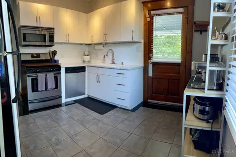 Kitchen - 6812 Plainfield Rd, Silverton, OH 45236 photo 1 of 2