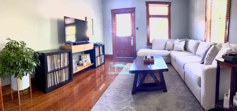Living - 6812 Plainfield Rd, Silverton, OH 45236 photo 2 of 3
