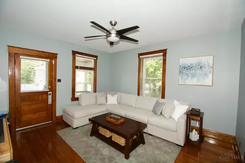 Living - 6812 Plainfield Rd, Silverton, OH 45236 photo 3 of 3